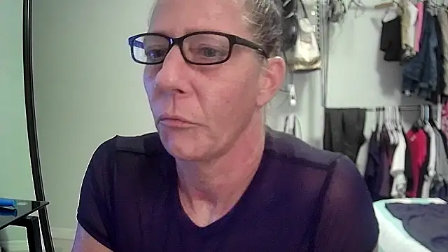 Snapshot of Quartz1Champagne chatting on June 20, 2026, 2:49 am Quartz1Champagne online show from June 20, 2026, 2:49 am