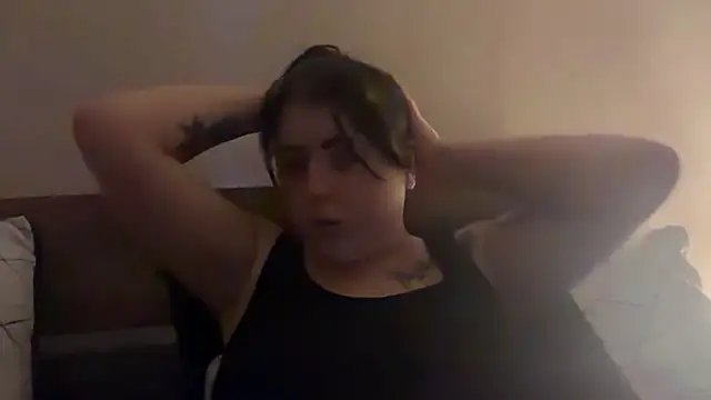 LucyLou31 online show from June 18, 2026, 12:53 am