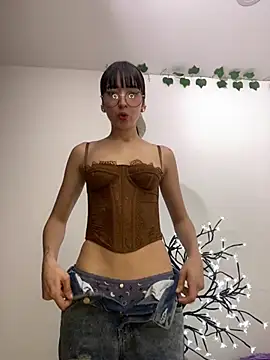 JeyLuxx online show from June 11, 2026, 6:32 am