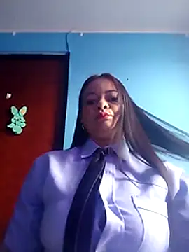 MONSERRAT ETHAN online show from June 4, 2026, 12:43 pm