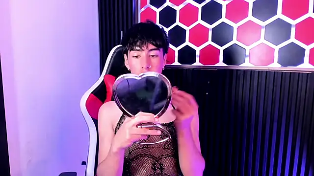 SantyFoxxs online show from June 6, 2026, 3:45 am
