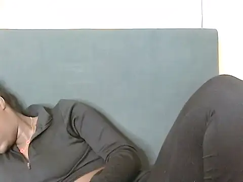 roziebeauty online show from July 2, 2026, 3:51 pm