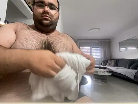 Snapshot of tinycock092 chatting on June 1, 2026, 11:32 am tinycock092 online show from June 1, 2026, 11:32 am