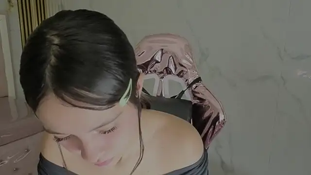 isabeau s online show from July 14, 2026, 1:17 pm