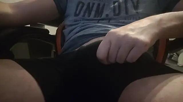 Snapshot of Pat_CumShow4Dad chatting on June 9, 2026, 8:43 pm Pat CumShow4Dad online show from June 9, 2026, 8:43 pm