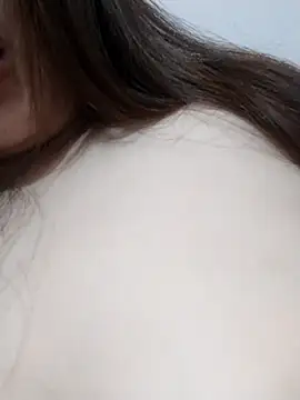 YoenLyy online show from July 16, 2026, 3:36 am