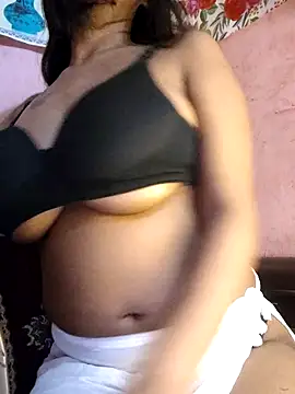 Snapshot of Miss_Fiza chatting on July 21, 2026, 3:24 pm Miss Fiza online show from July 21, 2026, 3:24 pm