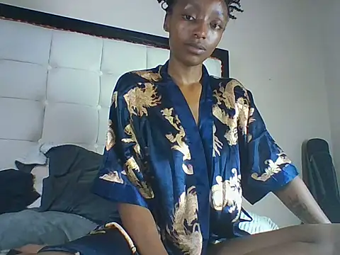 Snapshot of hoeligal chatting on June 6, 2026, 11:15 am hoeligal online show from June 6, 2026, 11:15 am