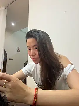 shanshan66666 online show from June 15, 2026, 6:13 am