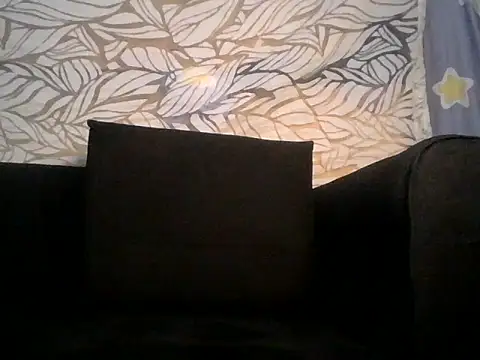 Snapshot of Thia_bunny chatting on June 25, 2026, 2:33 pm Thia bunny online show from June 25, 2026, 2:33 pm