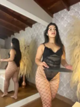 Snapshot of Amel_Rosse chatting on June 8, 2026, 3:23 pm Amel Rosse online show from June 8, 2026, 3:23 pm