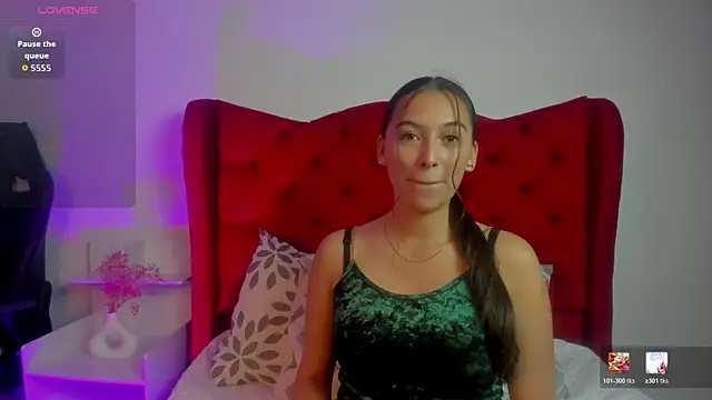 EliiVayne online show from June 16, 2026, 8:42 pm