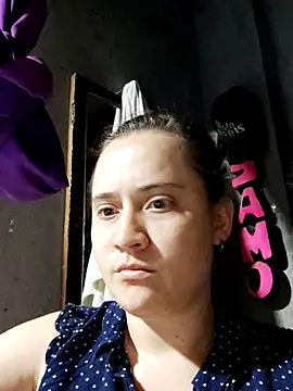 Hanna Falcone online show from August 4, 2026, 12:04 am