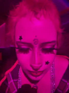 whimsicallylusty online show from June 1, 2026, 1:33 pm