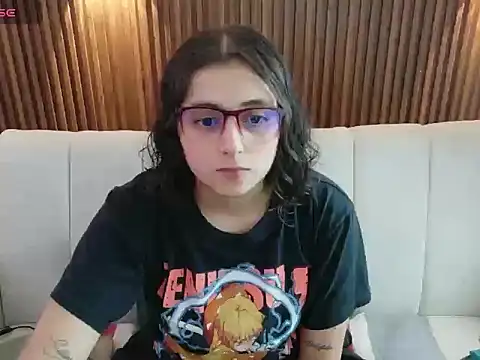 Snapshot of feelena_mysoull chatting on May 29, 2026, 2:23 pm feelena mysoull online show from May 29, 2026, 2:23 pm