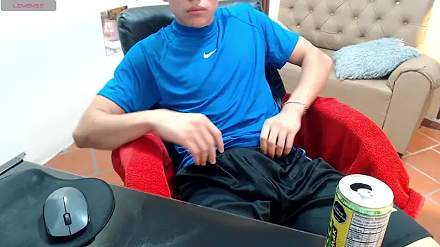 Snapshot of Ryan_grayx chatting on June 21, 2026, 2:56 pm Ryan grayx online show from June 21, 2026, 2:56 pm