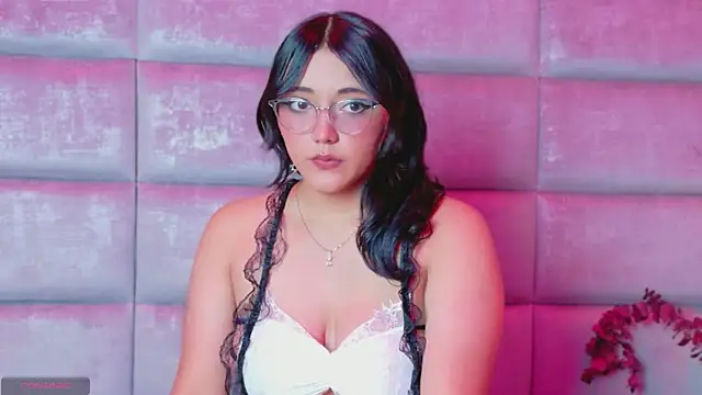Snapshot of Dakota-Hills chatting on June 11, 2026, 5:59 am Dakota-Hills online show from June 11, 2026, 5:59 am