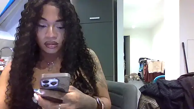 Loren4a online show from July 13, 2026, 7:46 pm