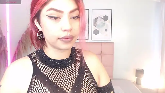 LilMoon  online show from June 10, 2026, 2:40 pm