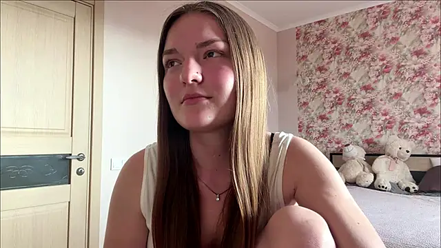 lizzzanatooo online show from June 14, 2026, 3:46 pm