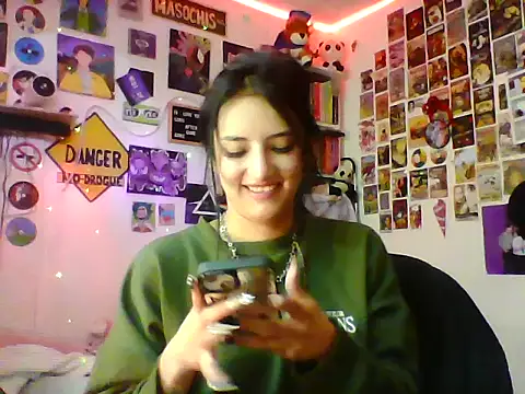 Snapshot of angelgirl2006 chatting on June 5, 2026, 6:35 pm angelgirl2006 online show from June 5, 2026, 6:35 pm