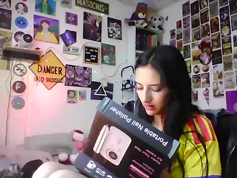 Snapshot of angelgirl2006 chatting on June 2, 2026, 1:27 am angelgirl2006 online show from June 2, 2026, 1:27 am