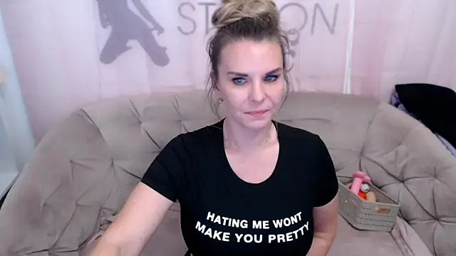 AischePervers online show from November 11, 2025, 7:30 pm