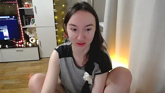 Maryana Ro online show from March 15, 2026, 10:28 pm