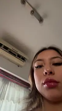 Snapshot of Natalieyourdream chatting on May 29, 2026, 5:41 pm Natalieyourdream online show from May 29, 2026, 5:41 pm
