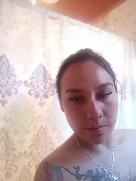 Snapshot of Lovenly_loreine22 chatting on June 5, 2026, 1:21 am Lovenly loreine22 online show from June 5, 2026, 1:21 am