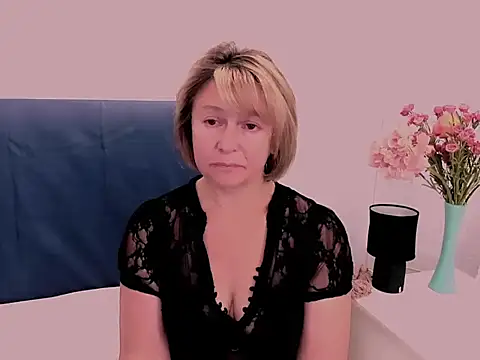 Snapshot of MarieneHot chatting on July 6, 2026, 6:20 am MarieneHot online show from July 6, 2026, 6:20 am