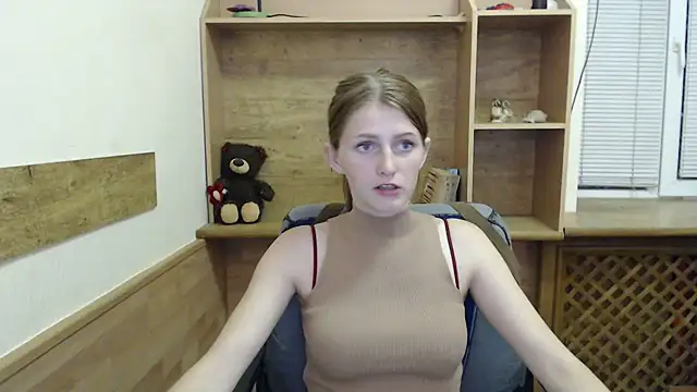 Snapshot of ViolaHot_ chatting on July 4, 2026, 7:29 pm ViolaHot online show from July 4, 2026, 7:29 pm