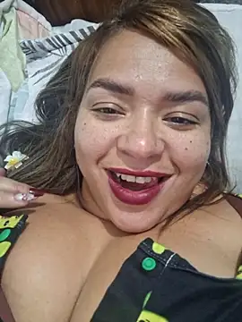 Snapshot of leonorq chatting on June 1, 2026, 4:39 pm leonorq online show from June 1, 2026, 4:39 pm
