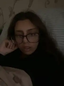 brownpetitegirlxo online show from June 7, 2026, 7:19 pm