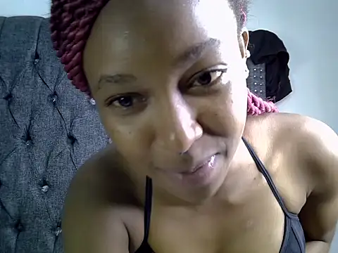 cocolaurah online show from June 15, 2026, 8:19 pm
