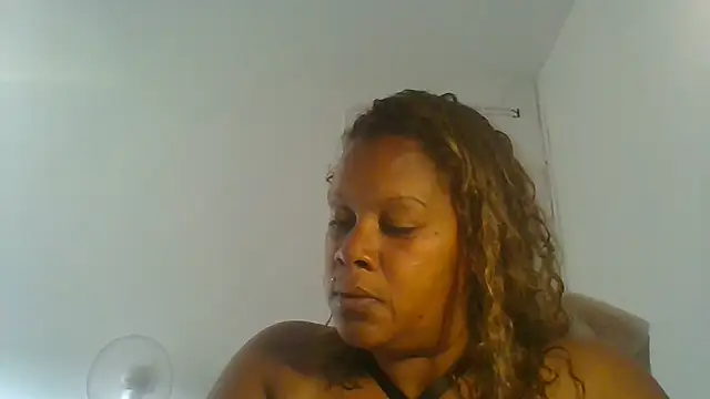 Snapshot of DOMINATRICESANDRA chatting on June 4, 2026, 7:24 am DOMINATRICESANDRA online show from June 4, 2026, 7:24 am