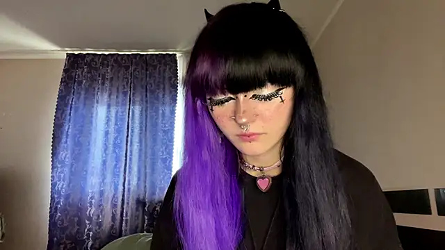 Snapshot of HolyCute chatting on June 12, 2026, 3:10 pm HolyCute online show from June 12, 2026, 3:10 pm