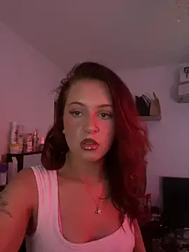 Snapshot of PoisonIvy_x chatting on June 3, 2026, 1:34 pm PoisonIvy x online show from June 3, 2026, 1:34 pm
