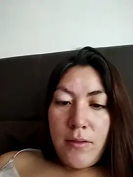 Snapshot of alma_rouge chatting on May 29, 2026, 11:38 am alma rouge online show from May 29, 2026, 11:38 am