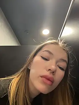 Snapshot of Dreamy_Mia chatting on June 7, 2026, 3:17 pm Dreamy Mia online show from June 7, 2026, 3:17 pm