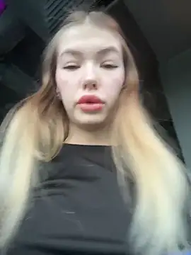 Snapshot of Dreamy_Mia chatting on June 11, 2026, 1:19 pm Dreamy Mia online show from June 11, 2026, 1:19 pm