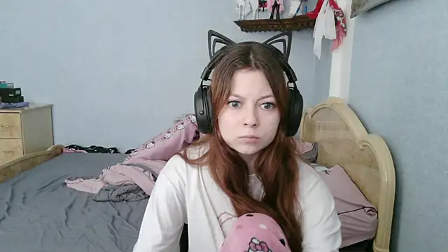 AlessiaViolet online show from July 6, 2026, 8:54 am