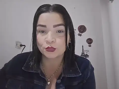 Madelyn sonora1992 online show from June 17, 2026, 2:55 am