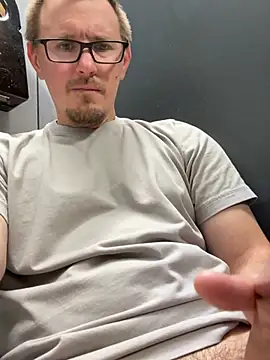 Hardpaul85 online show from July 17, 2026, 2:14 pm