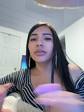 Snapshot of Caro_Mildrey chatting on July 10, 2026, 4:56 am Caro Mildrey online show from July 10, 2026, 4:56 am