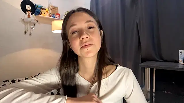 Snapshot of IraidaBatz chatting on June 1, 2026, 5:23 pm IraidaBatz online show from June 1, 2026, 5:23 pm