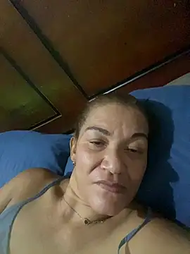 rosanna78322 online show from July 23, 2026, 3:26 am