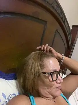 rosanna78322 online show from June 17, 2026, 8:41 pm