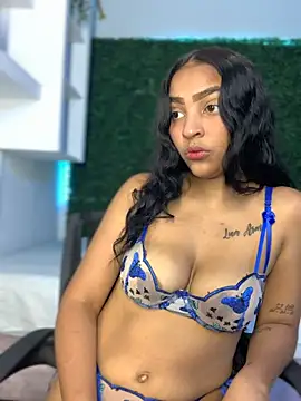 Snapshot of KissyIsabella_ chatting on June 24, 2026, 12:48 pm KissyIsabella online show from June 24, 2026, 12:48 pm