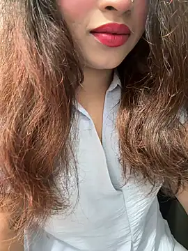 Snapshot of Yours_riya11 chatting on July 6, 2026, 8:00 pm Yours riya11 online show from July 6, 2026, 8:00 pm